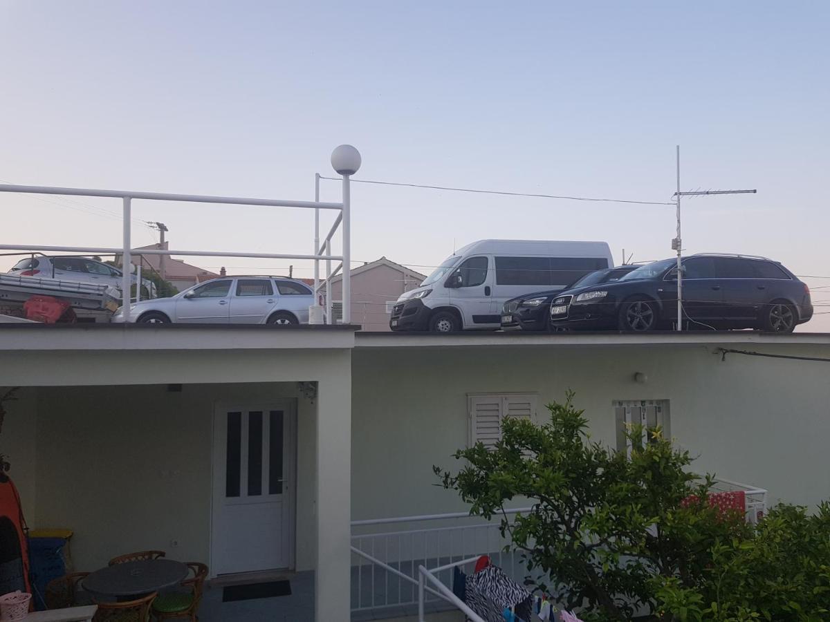 Apartmani Vranjes Podgora Exteriér fotografie