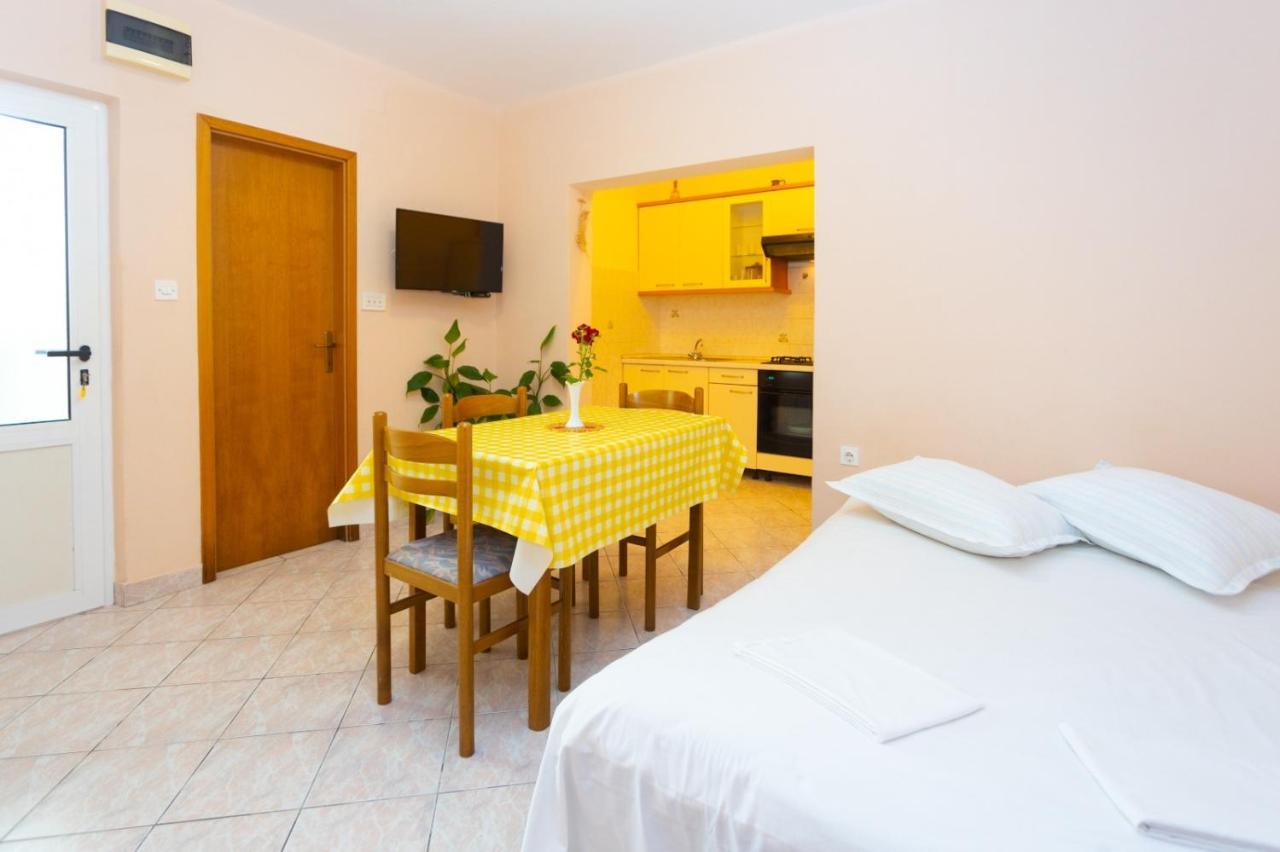 Apartmani Vranjes Podgora Exteriér fotografie
