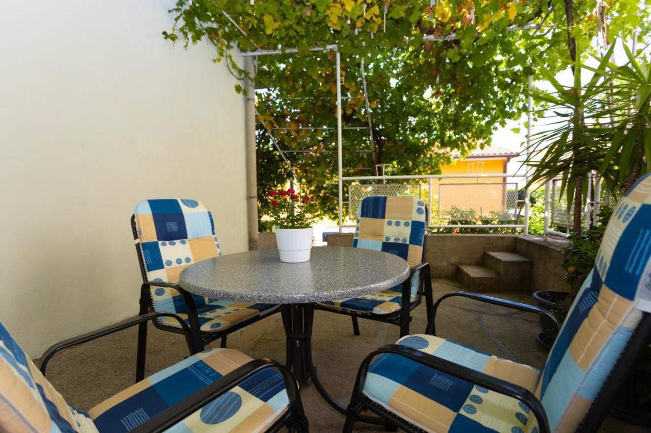 Apartmani Vranjes Podgora Exteriér fotografie