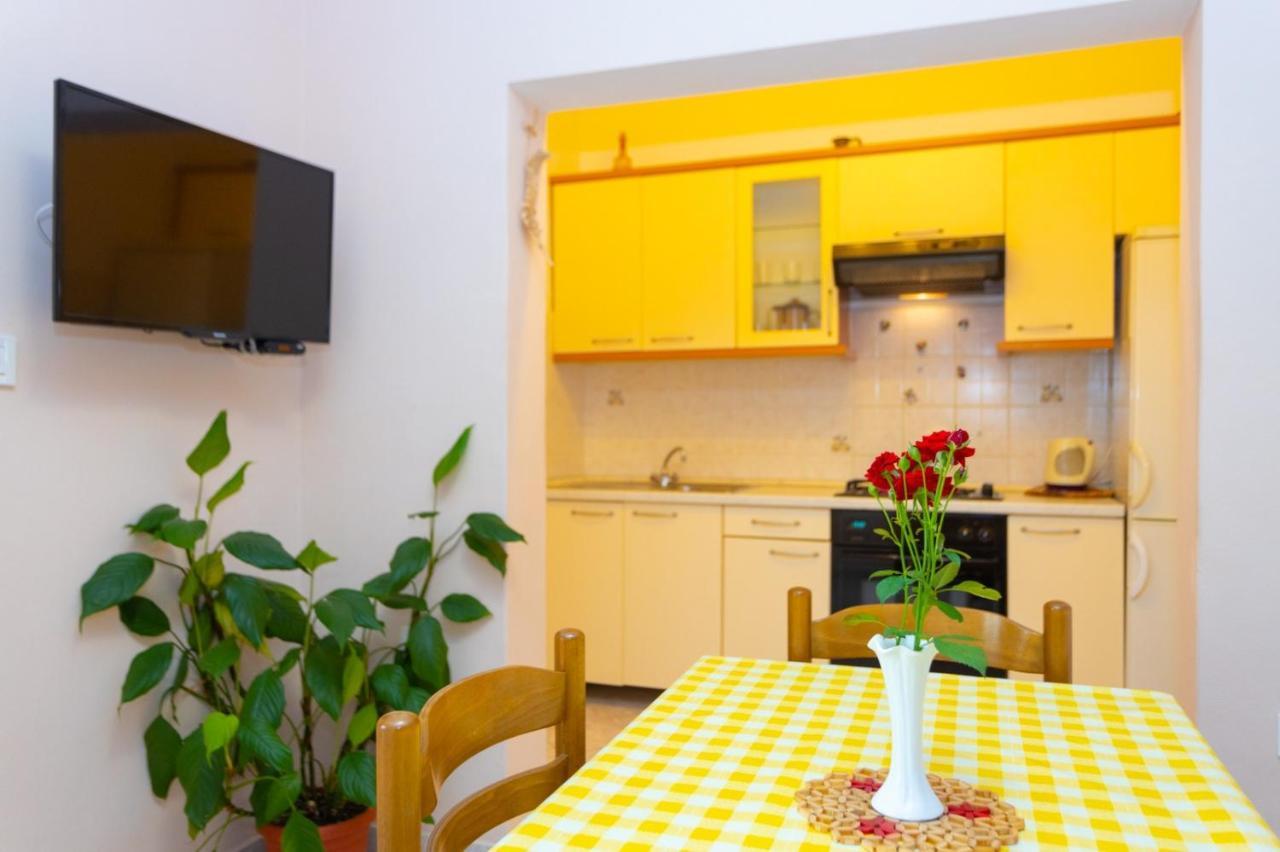 Apartmani Vranjes Podgora Exteriér fotografie